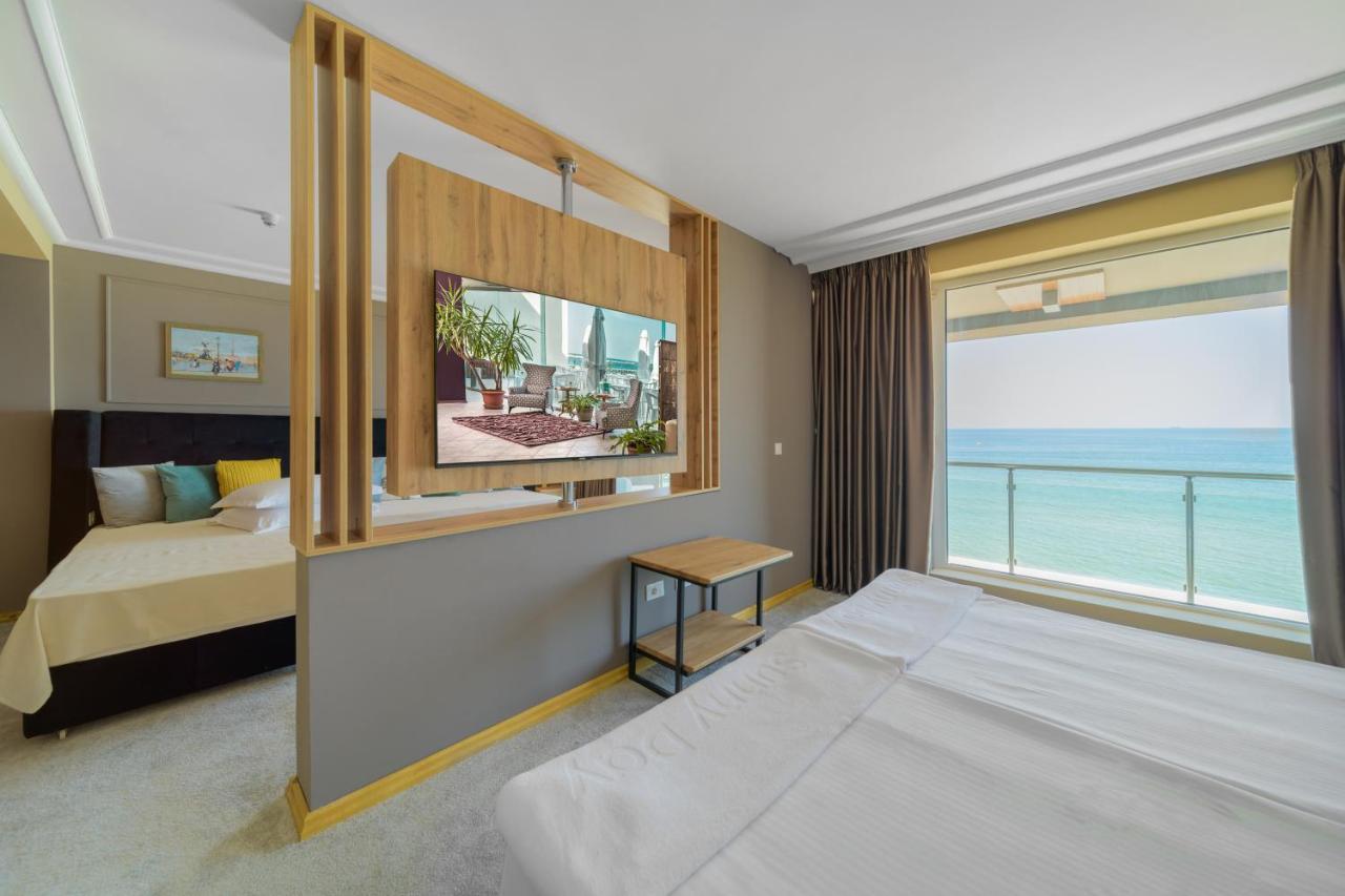 Marina Hotel, Sunny Day Warna Exterior foto