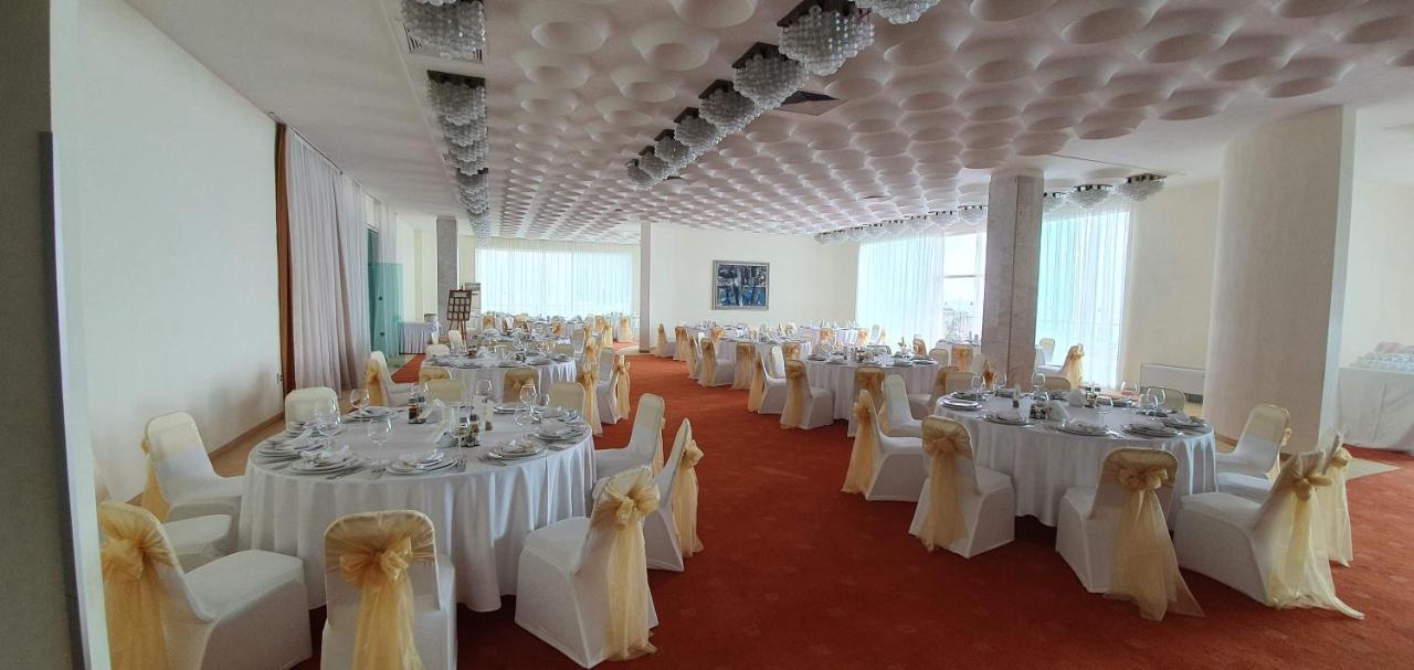 Marina Hotel, Sunny Day Warna Exterior foto