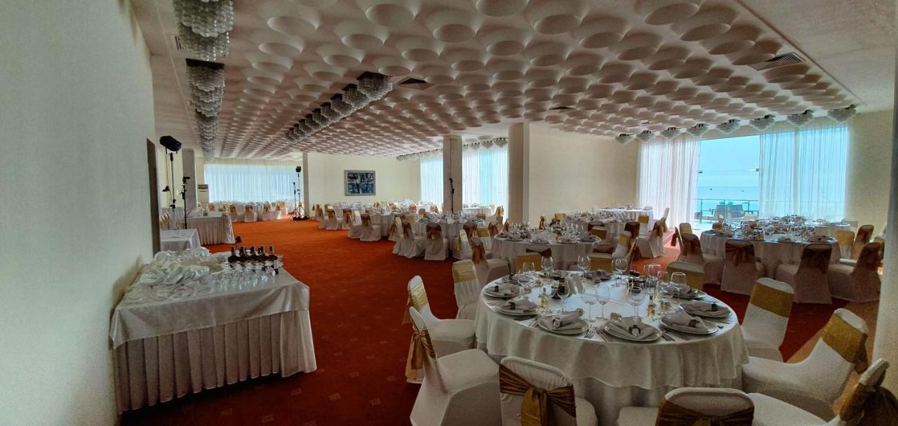 Marina Hotel, Sunny Day Warna Exterior foto