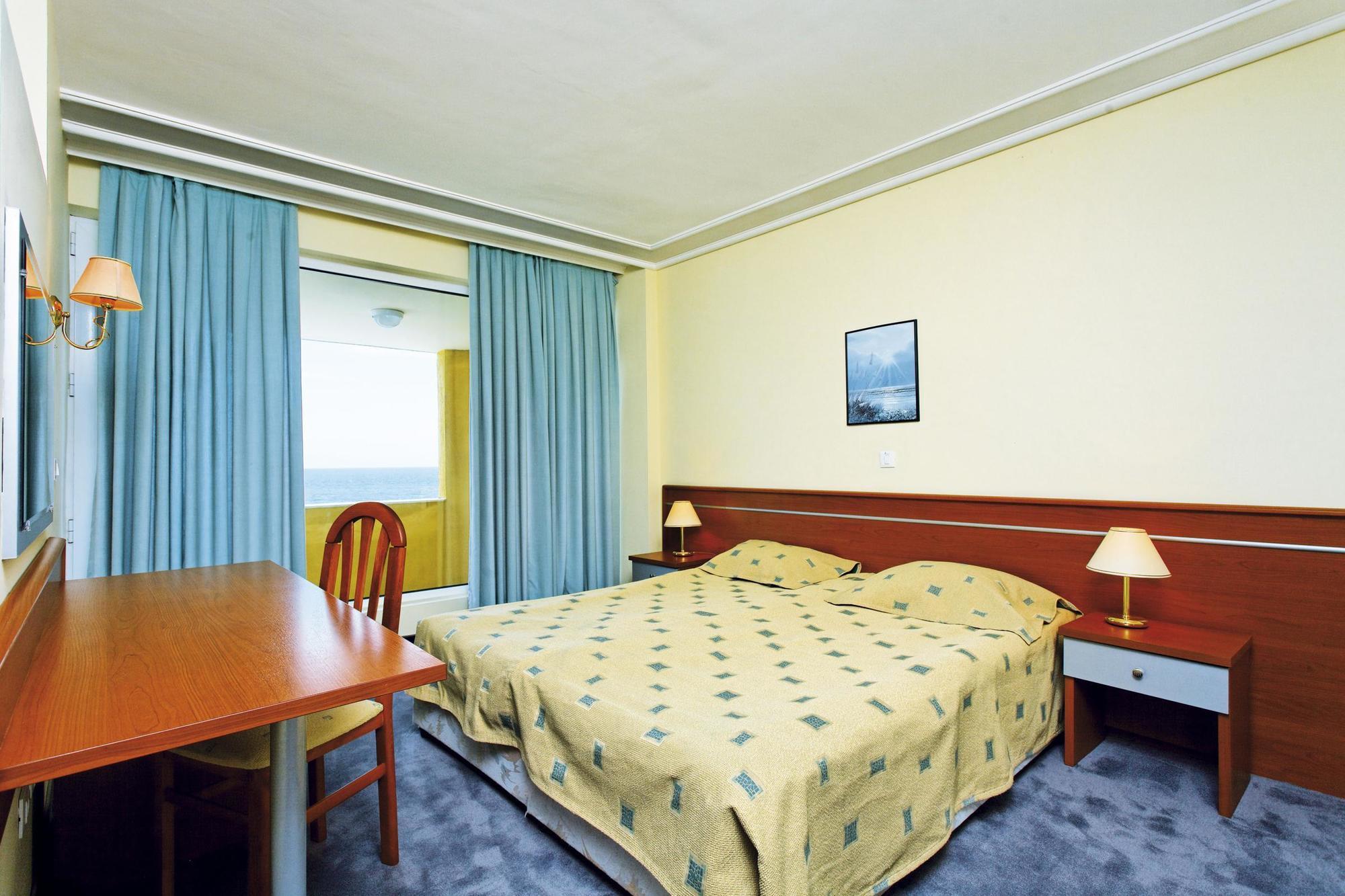 Marina Hotel, Sunny Day Warna Exterior foto