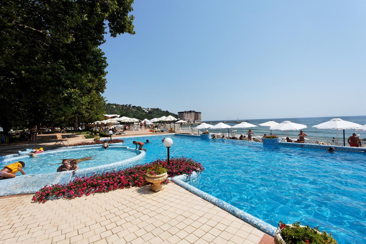 Marina Hotel, Sunny Day Warna Exterior foto