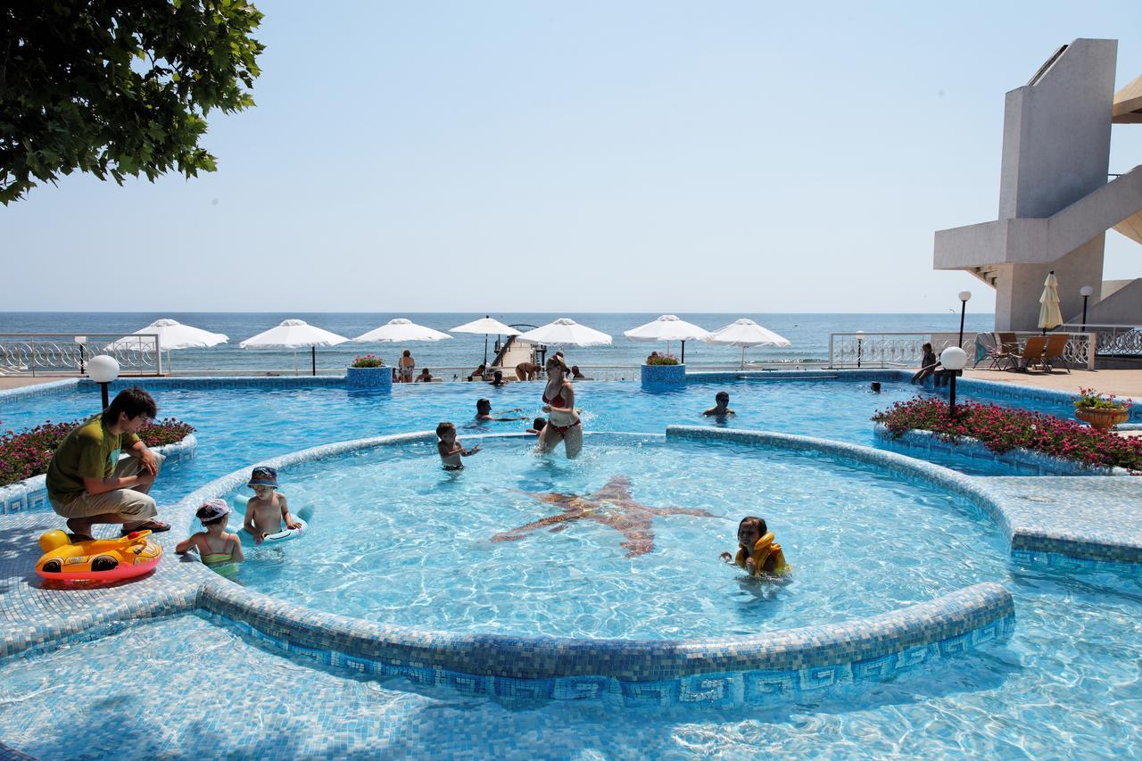 Marina Hotel, Sunny Day Warna Exterior foto